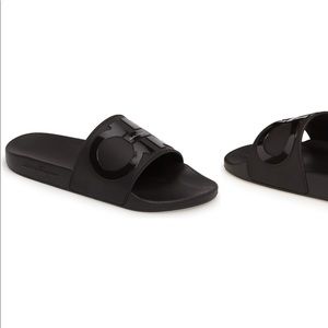 Ferragamo Groove 2 shoes size 9